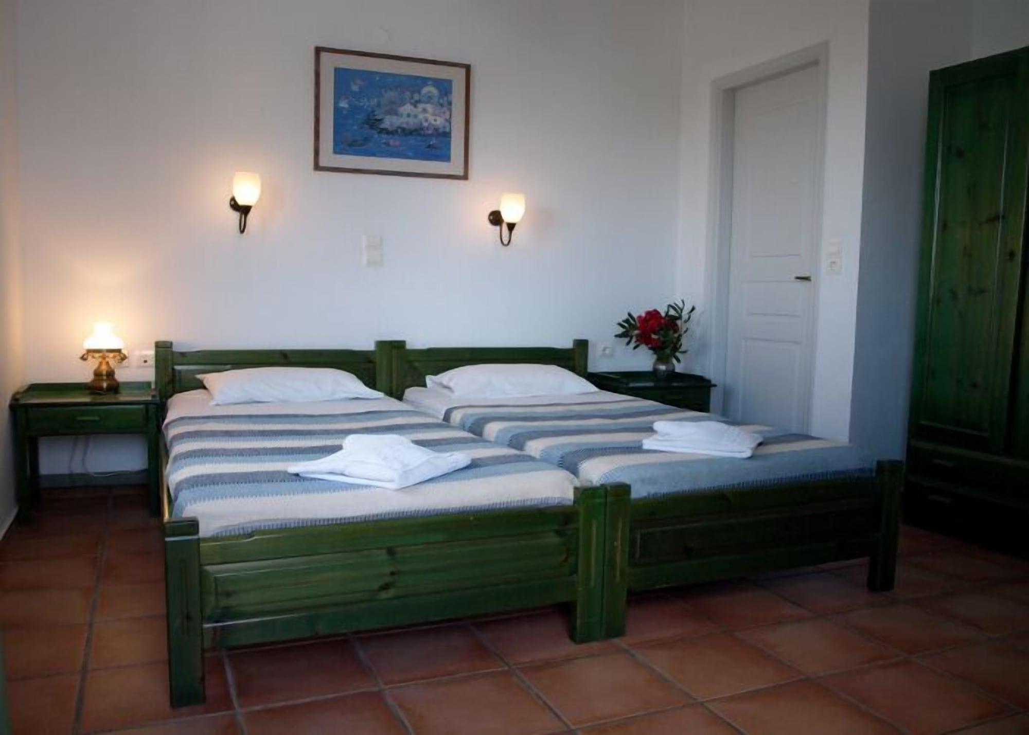 Agia Marina Eva Suites & Apartments מראה חיצוני תמונה