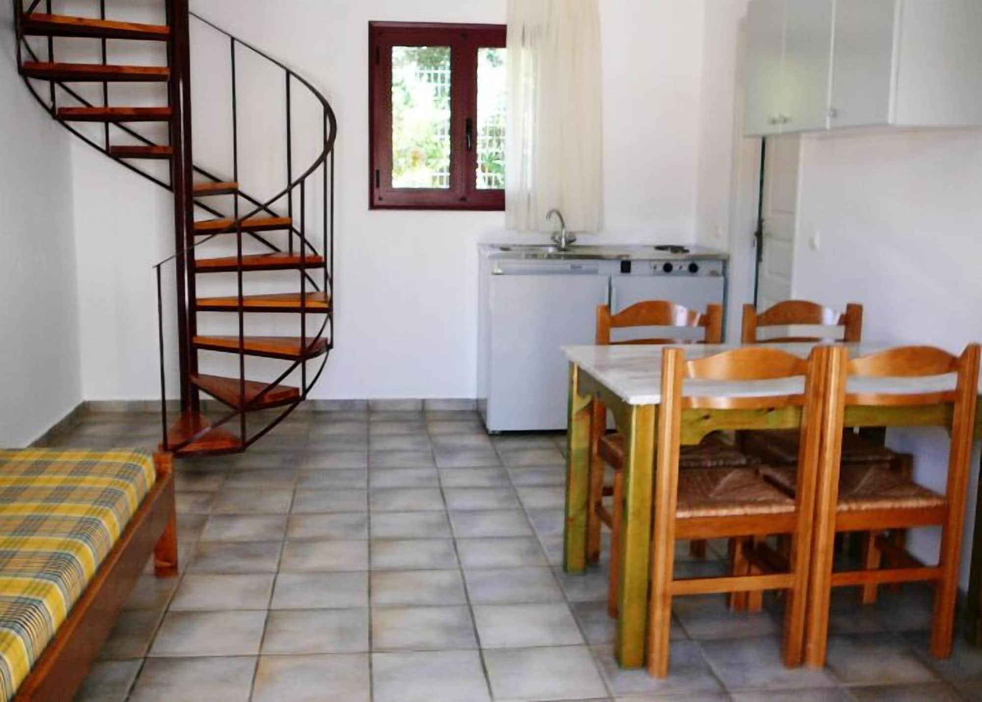 Agia Marina Eva Suites & Apartments מראה חיצוני תמונה