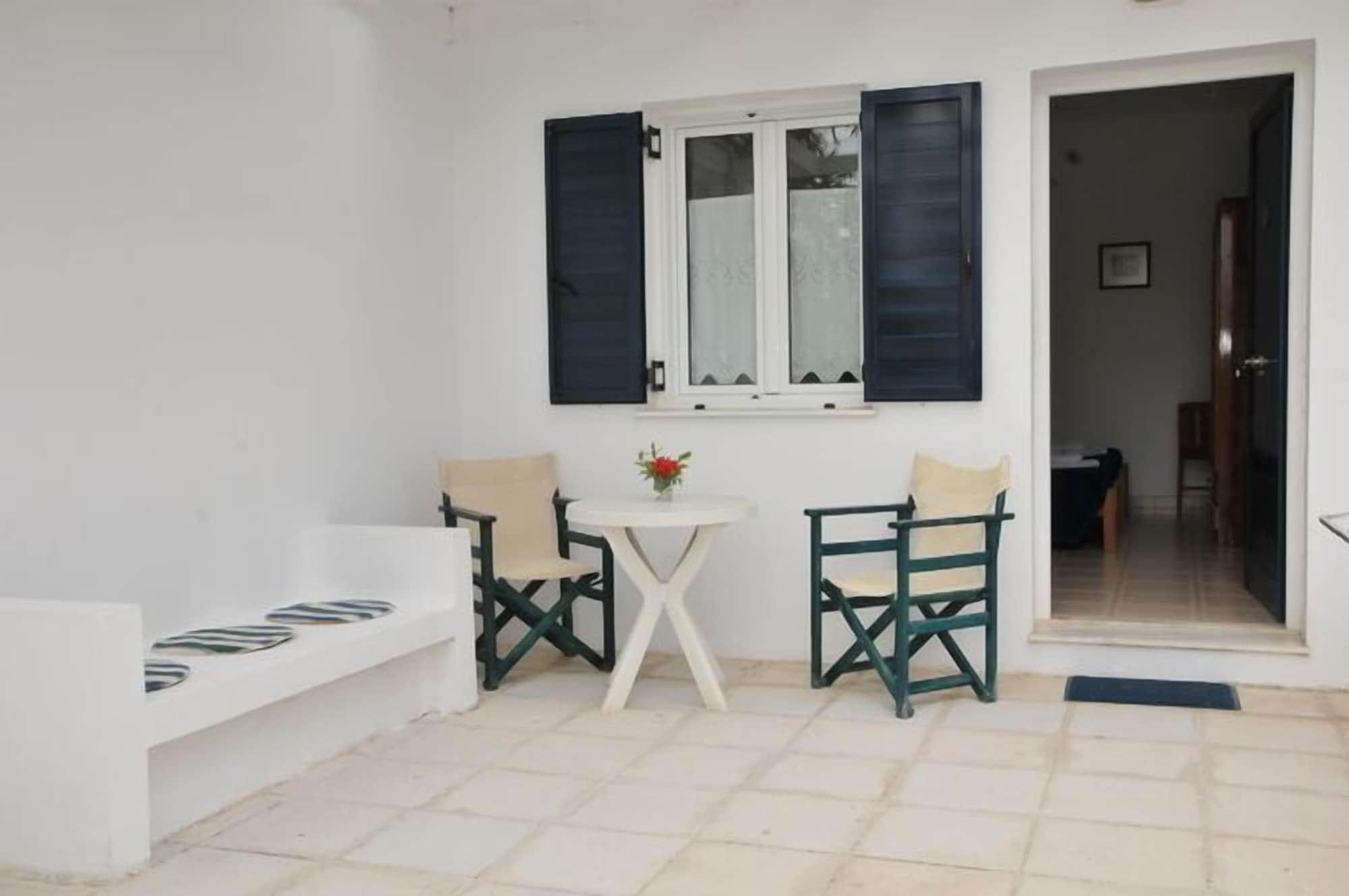 Agia Marina Eva Suites & Apartments מראה חיצוני תמונה