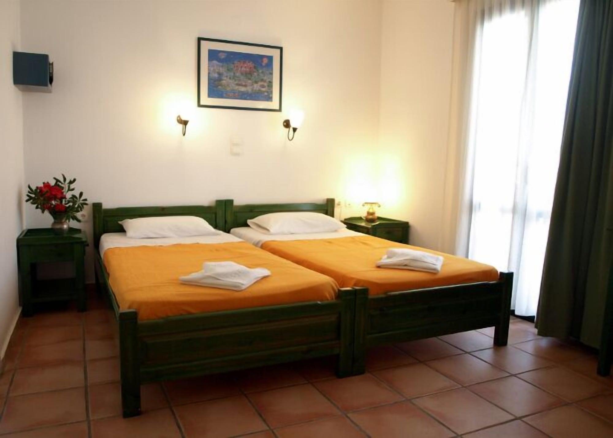 Agia Marina Eva Suites & Apartments מראה חיצוני תמונה