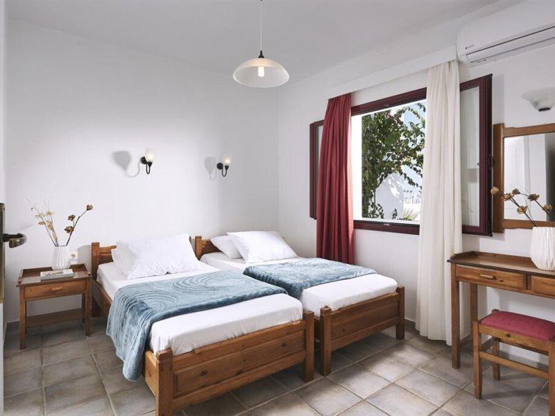 Agia Marina Eva Suites & Apartments מראה חיצוני תמונה