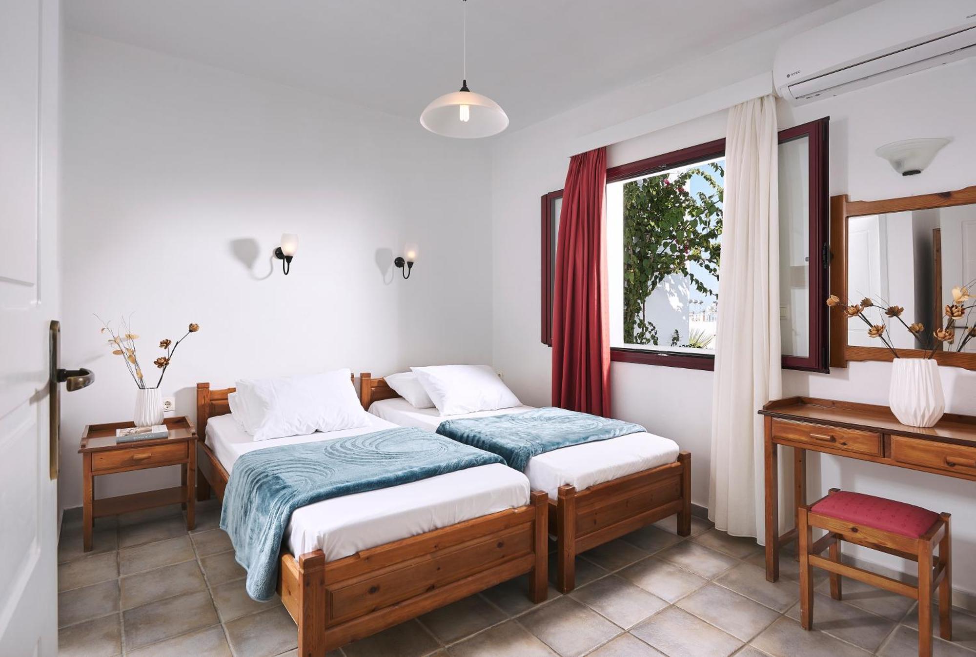 Agia Marina Eva Suites & Apartments מראה חיצוני תמונה
