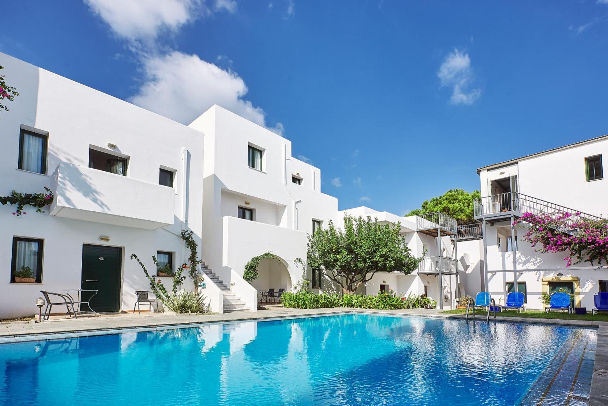 Agia Marina Eva Suites & Apartments מראה חיצוני תמונה