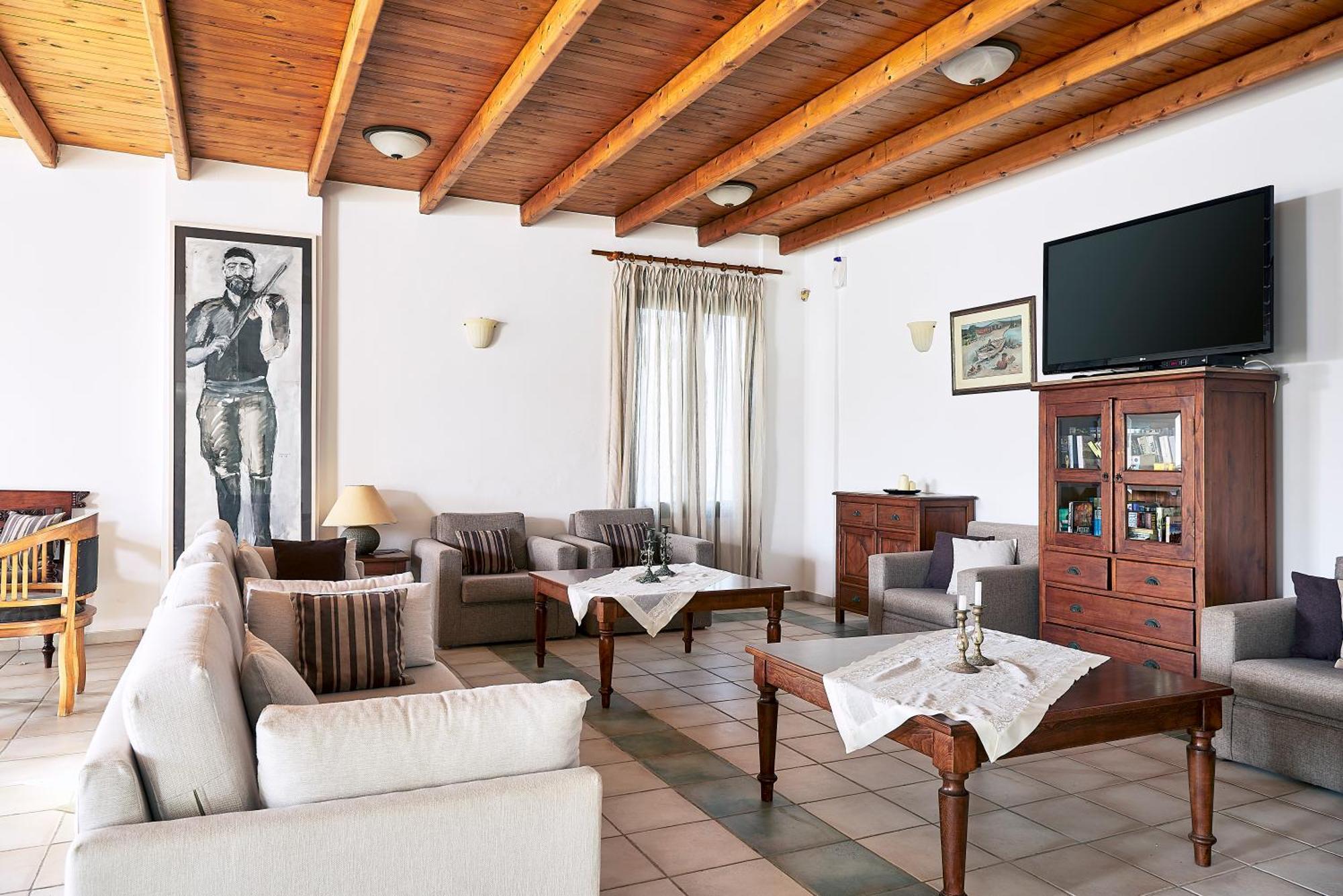 Agia Marina Eva Suites & Apartments מראה חיצוני תמונה