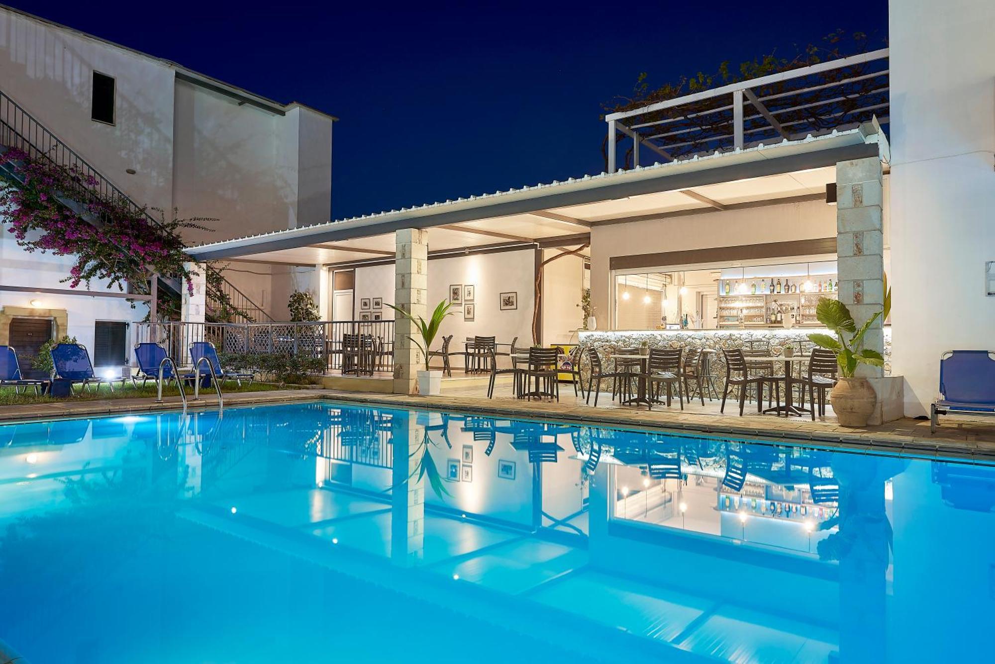 Agia Marina Eva Suites & Apartments מראה חיצוני תמונה
