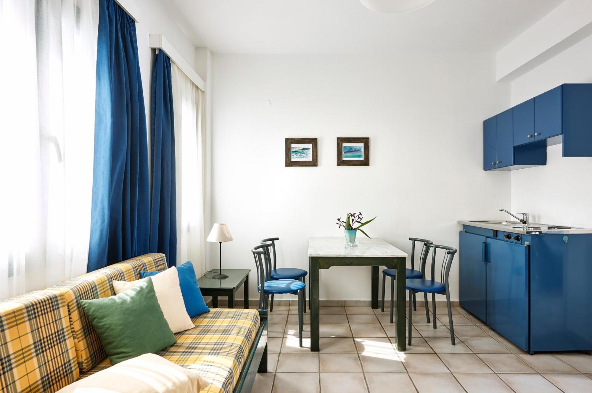 Agia Marina Eva Suites & Apartments חדר תמונה