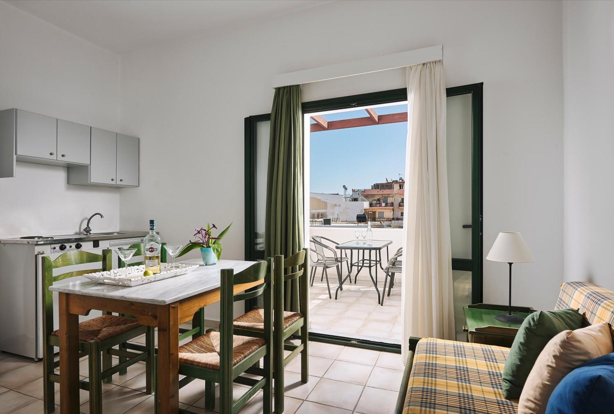 Agia Marina Eva Suites & Apartments חדר תמונה