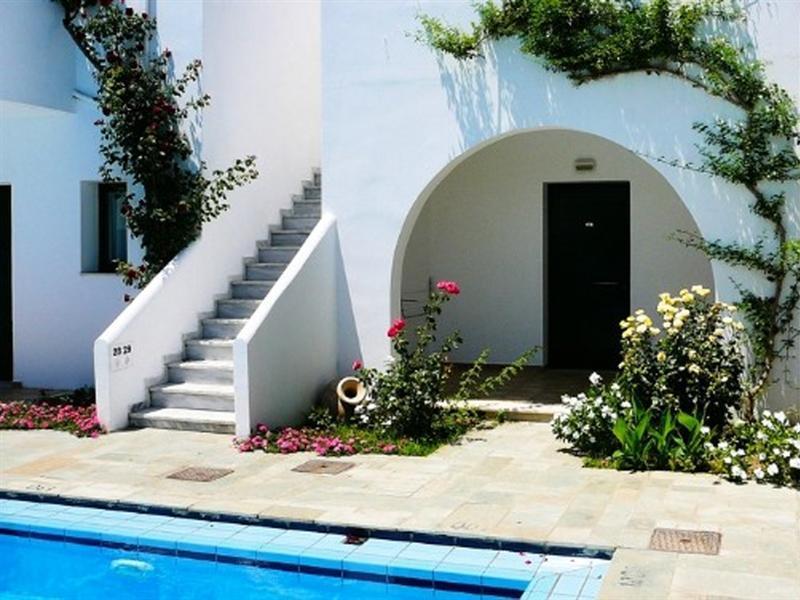 Agia Marina Eva Suites & Apartments מראה חיצוני תמונה