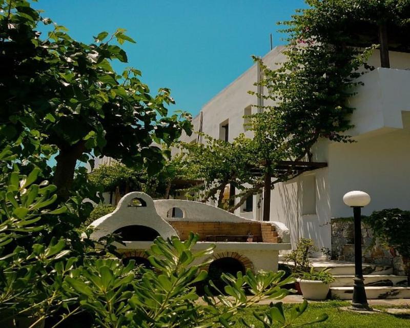 Agia Marina Eva Suites & Apartments מראה חיצוני תמונה
